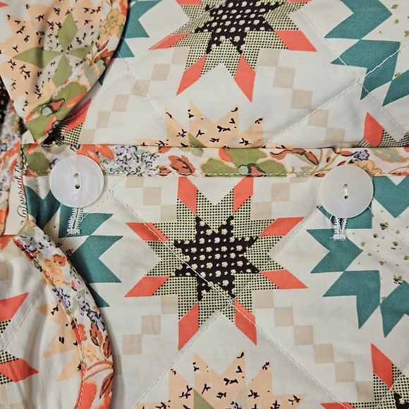 Universal Threads Quilted Button-Front Jacket Cream Star Quilt Print Siz… - Picture 6 of 9